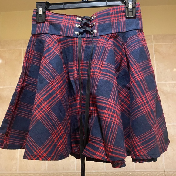 very cute and fitting skirt! - Picture 3 of 3